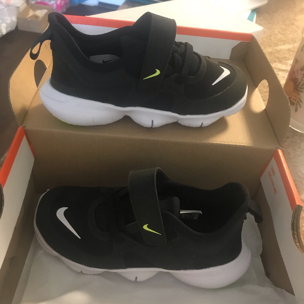 Brand new nike shoes